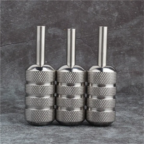 Yilong عالية الجودة الوشم قبضة 25 ملم الفضة Knurled الفولاذ المقاوم للصدأ الوشم الوشم قبضة أنبوب إمدادات الوشم Art1661410