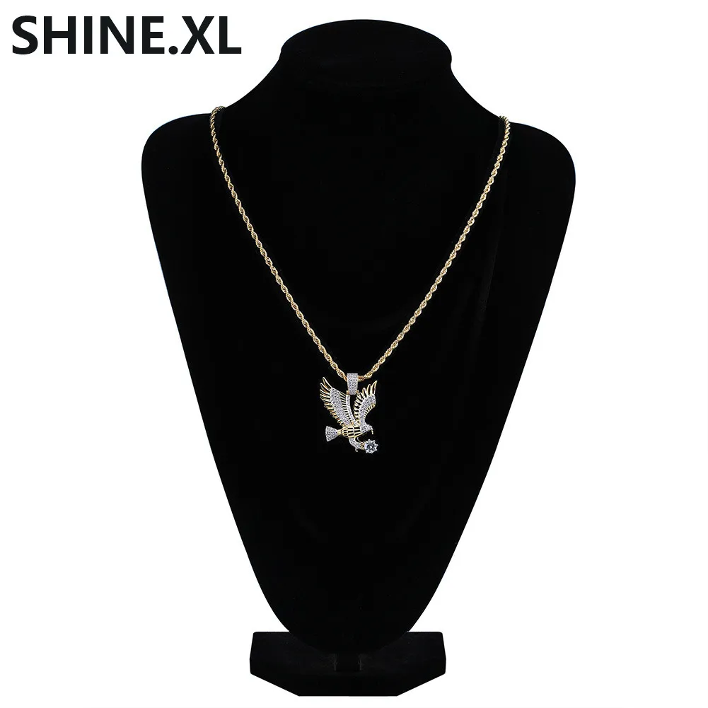 Män Halsband Guldfärg Pläterad Flyga Eagle Pendant Halsband Micro Pave Zircon Fashion Animal Smycken Partihandel