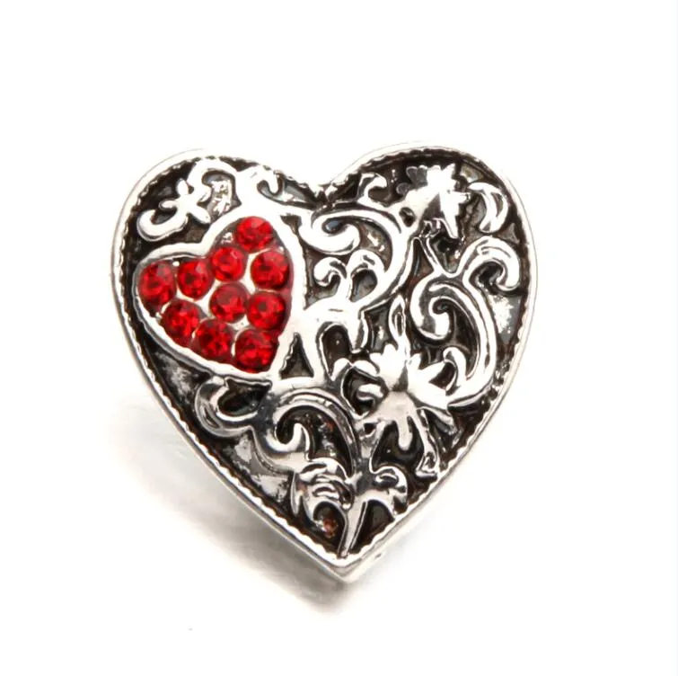Fashion Crystal Heart 18mm Snap Button Smycken Vintage Blomma Graverad Noosa Chunks DIY Ginger Snap Button Charms Armband Halsband
