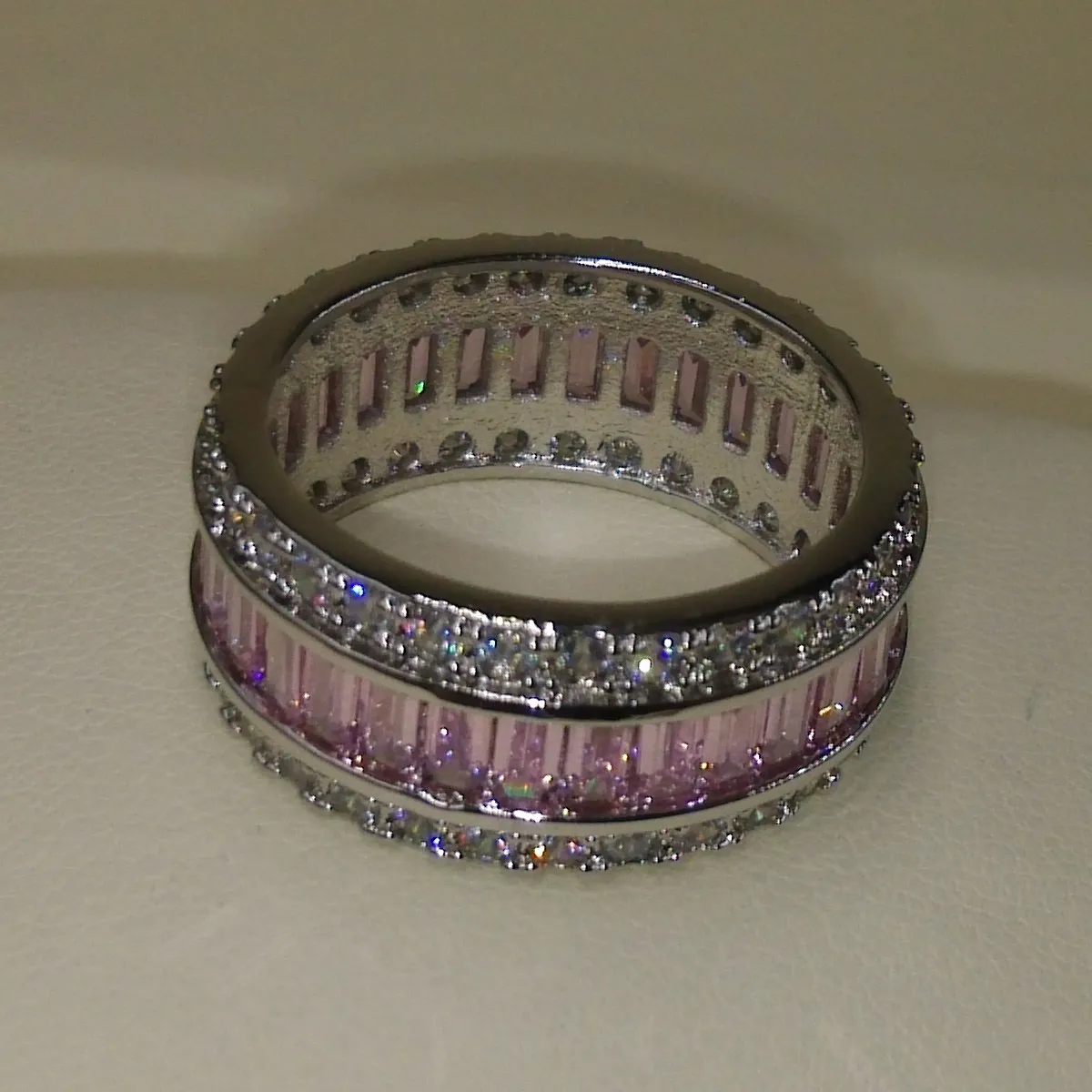 Victoria Wick Sexy New Arrival Luksusowa Biżuteria 10kt White Gold Wypełnione Princess Pink Sapphire CZ Diamond Gemstones Kobiety Wedding Circle Ring