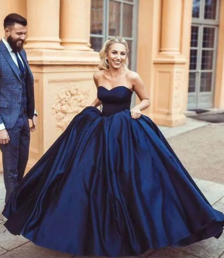 Sexy marineblaues Ballkleid-Abschlussballkleid aus Satin mit Organza und weichem Futter. Ausgefallenes Abendkleid, Ballkleider, Schnürung/Reißverschluss hinten