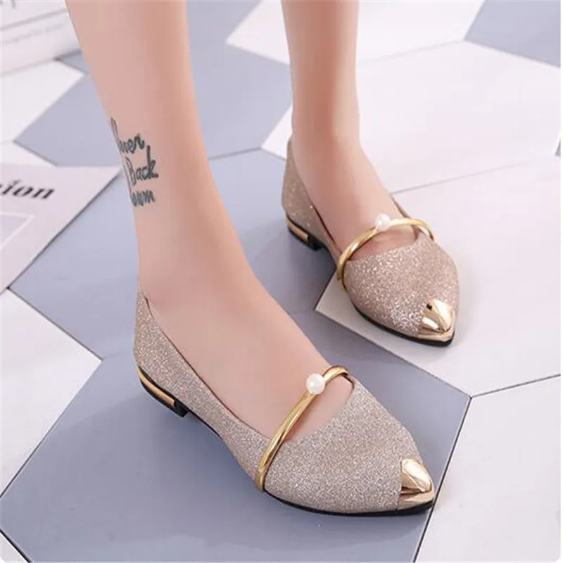 2018 new pointed single shoes female shallow mouth wild sets pearls comfortable lazy shoes professional work shoes