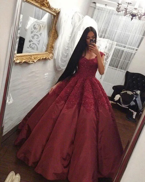 Long Lace Applique Satin Prom Dresses 2024 Sleeveless Dark Red Ball Gown