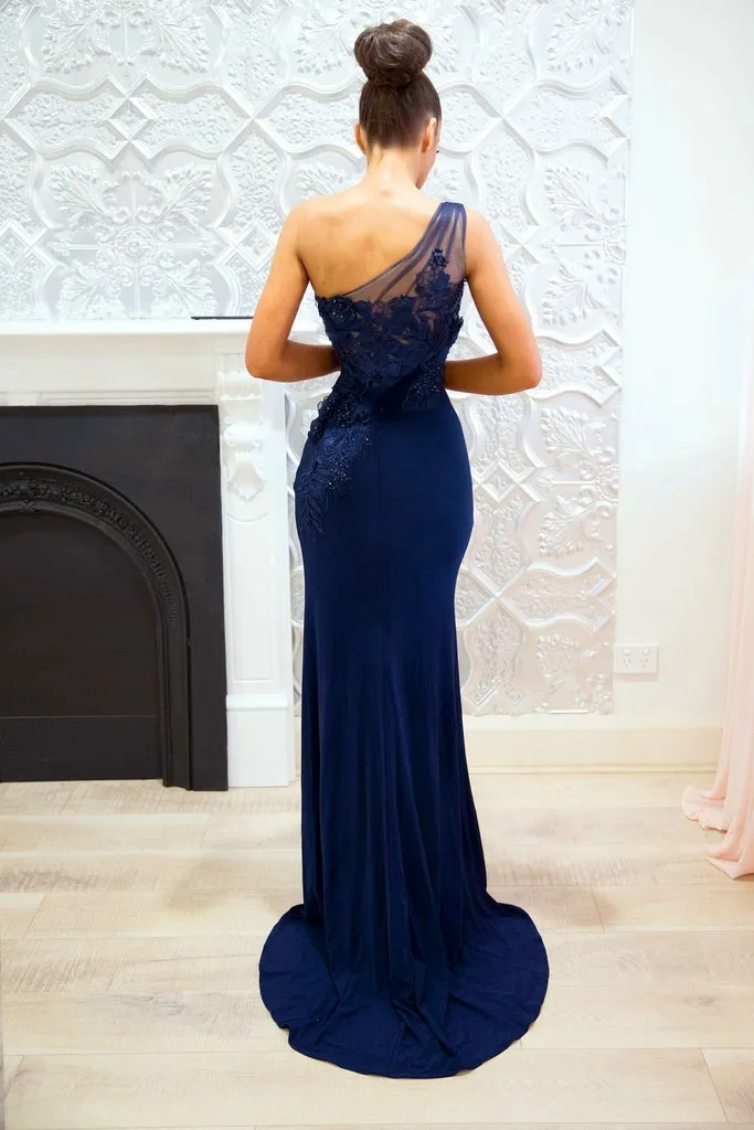 Navy Blue Mermaid Country Druhnsmaids Dresses One Shoulder Split Side Guest Sukienka Zroszony Appliqued Tanie Długa pokojówka Suknie Honorowe