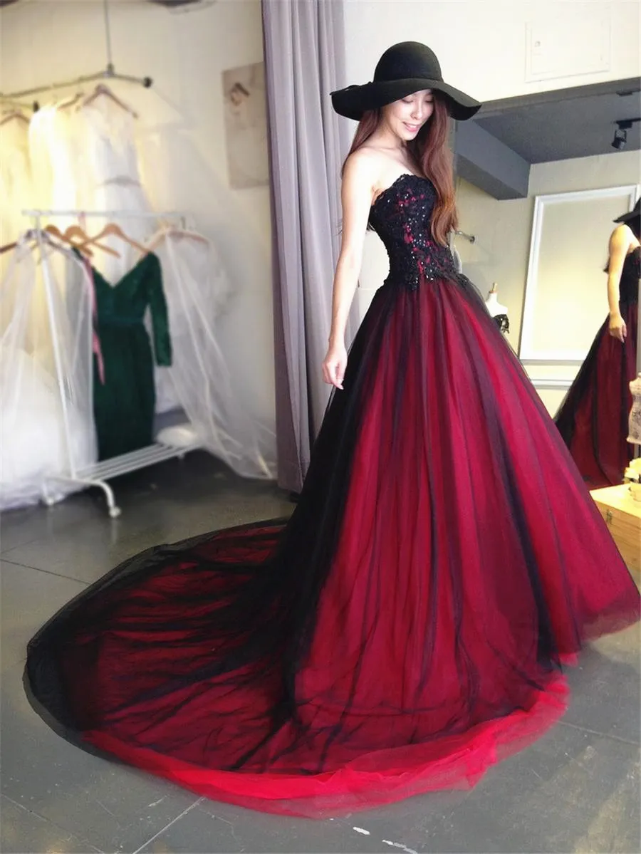 Gothic Red and Black Wedding Dress Strapless Dazzling Applique Ball Gown 1850s Vintage Bridal Gowns Classic Design Custom Made223c