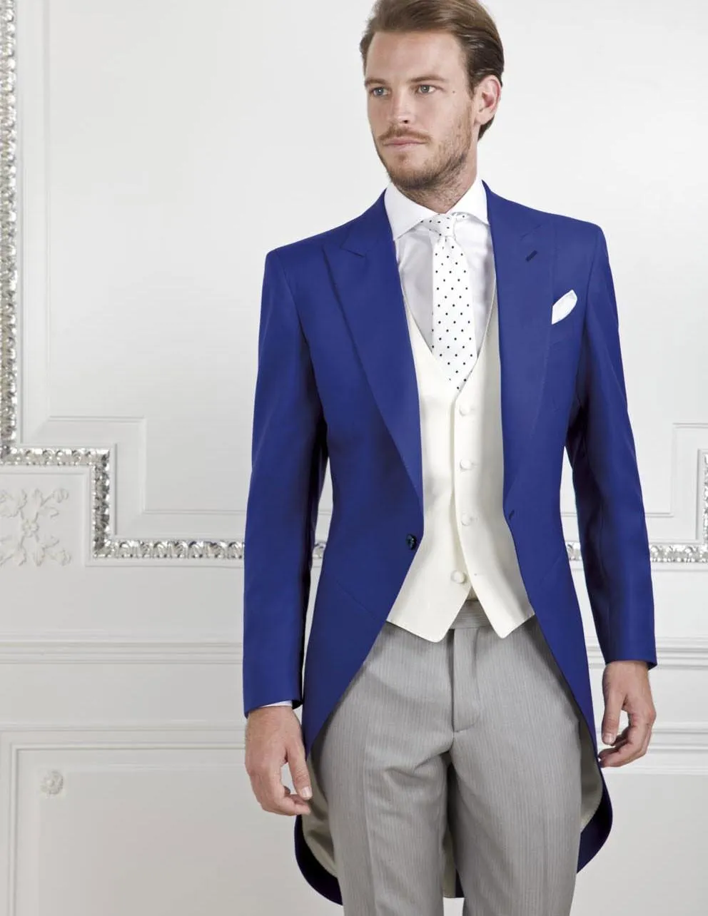 ファッションロイヤルブルーテールコートメンズウエディングタキシード優秀な新郎Tuxedos新郎紳士男性ディナーPROM儀式ドレス（ジャケット+パンツ+ネクタイ+ベスト）787