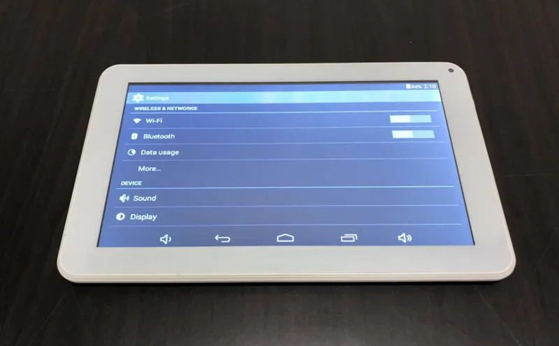 DHgate.com:9-Inch Android 4.4 Tablet PC with Quad-Core CPU, Dual 