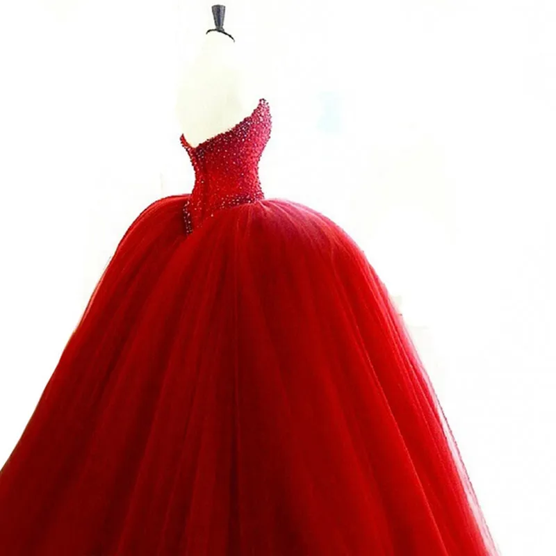 2018 Sexy Red Sweetheart Bordare Ball Gown Abito Quinceanera con Tulle Sweet 16 Dress Vestido Debuttante Abiti BQ144