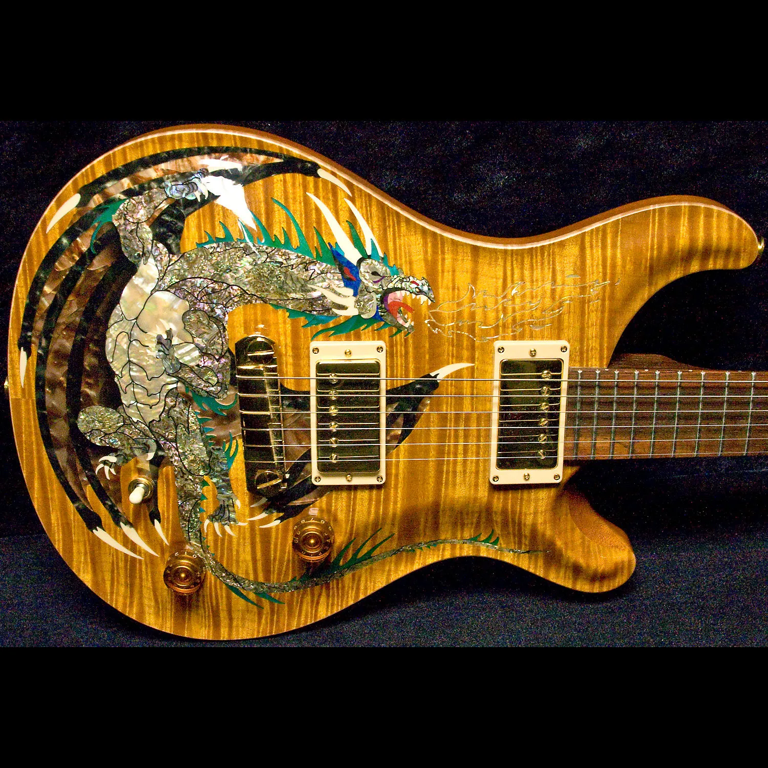 Dragon 2000 # 30 Viool Amber Flame Maple Top Elektrische Gitaar Geen Fretboard Inlay, Double Blocking Tremolo, Hout Body Binding