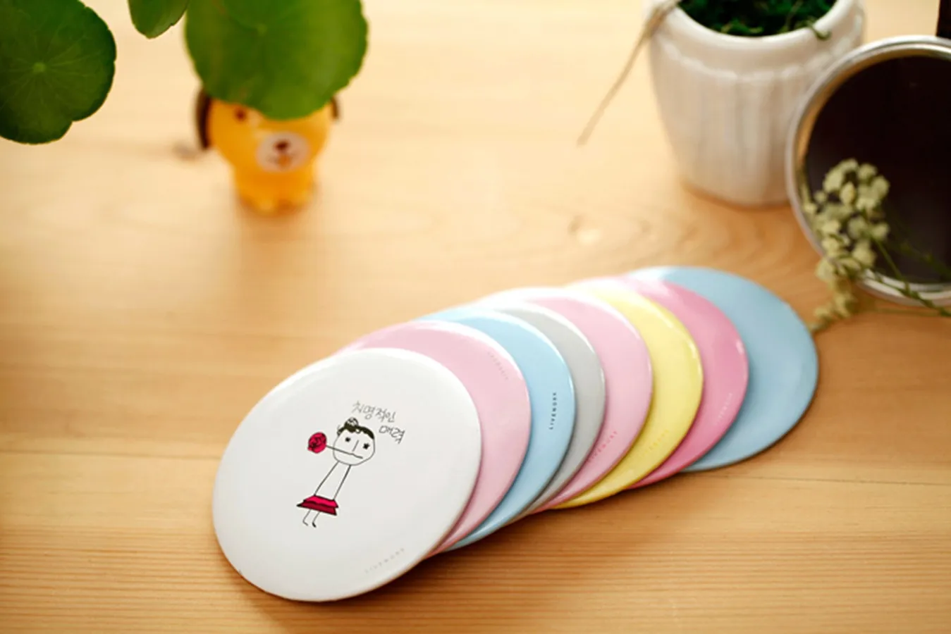 Hot Selling Compact Speglar Tjej Mini Pocket Makeup Mirror Kosmetisk Små Söt Cartoon Pocket Hand Cirkulär Makeup Spegel