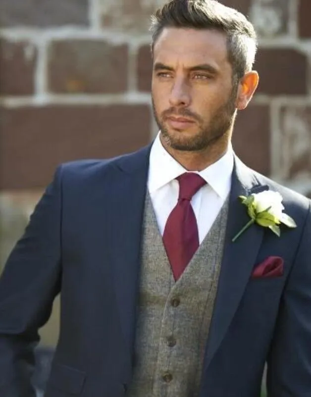 Hot Selling 2019 Navy Blue Slim Fit Wedding Tuxedos Groom Tuxedo Jacket Pants Jacket Best Men Suits Groomsmen Suits Custom Made