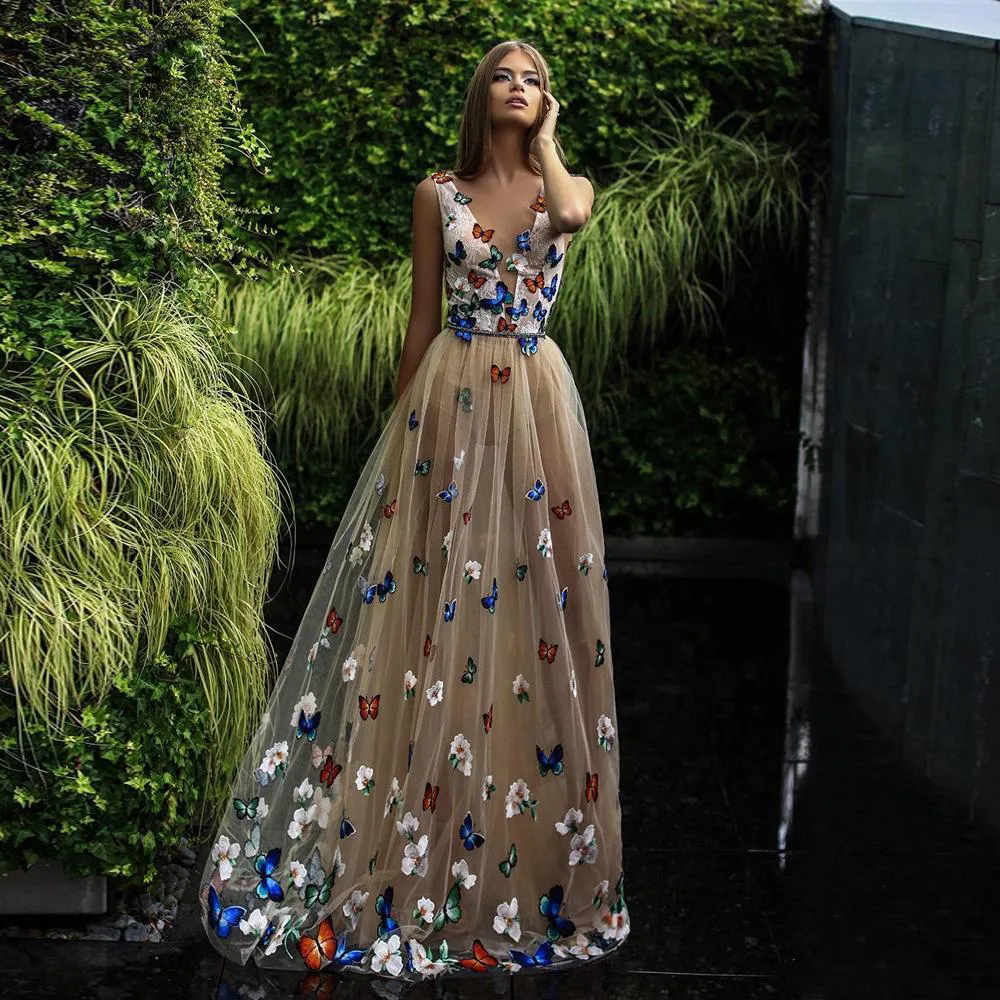 Custom Made Butterfly and Flower Prom Dresses 2018 Sheer Neck Sleeveless Long Evening Gowns Back Covered Buttons Arabic Formal Party Dress