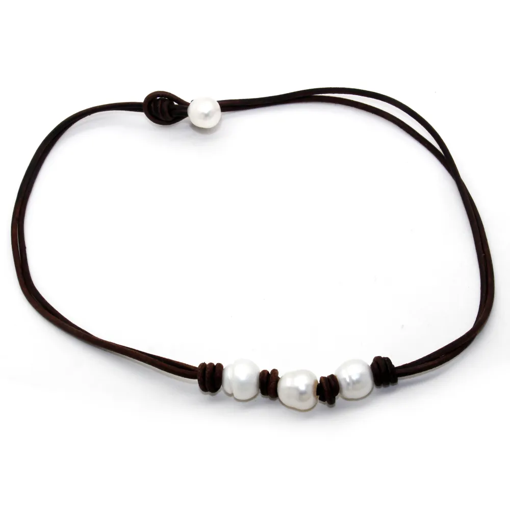 L'ultima moda gioielli di perle collana di corda di cuoio naturale perla d'acqua dolce gioielli di perle di fascino femminile