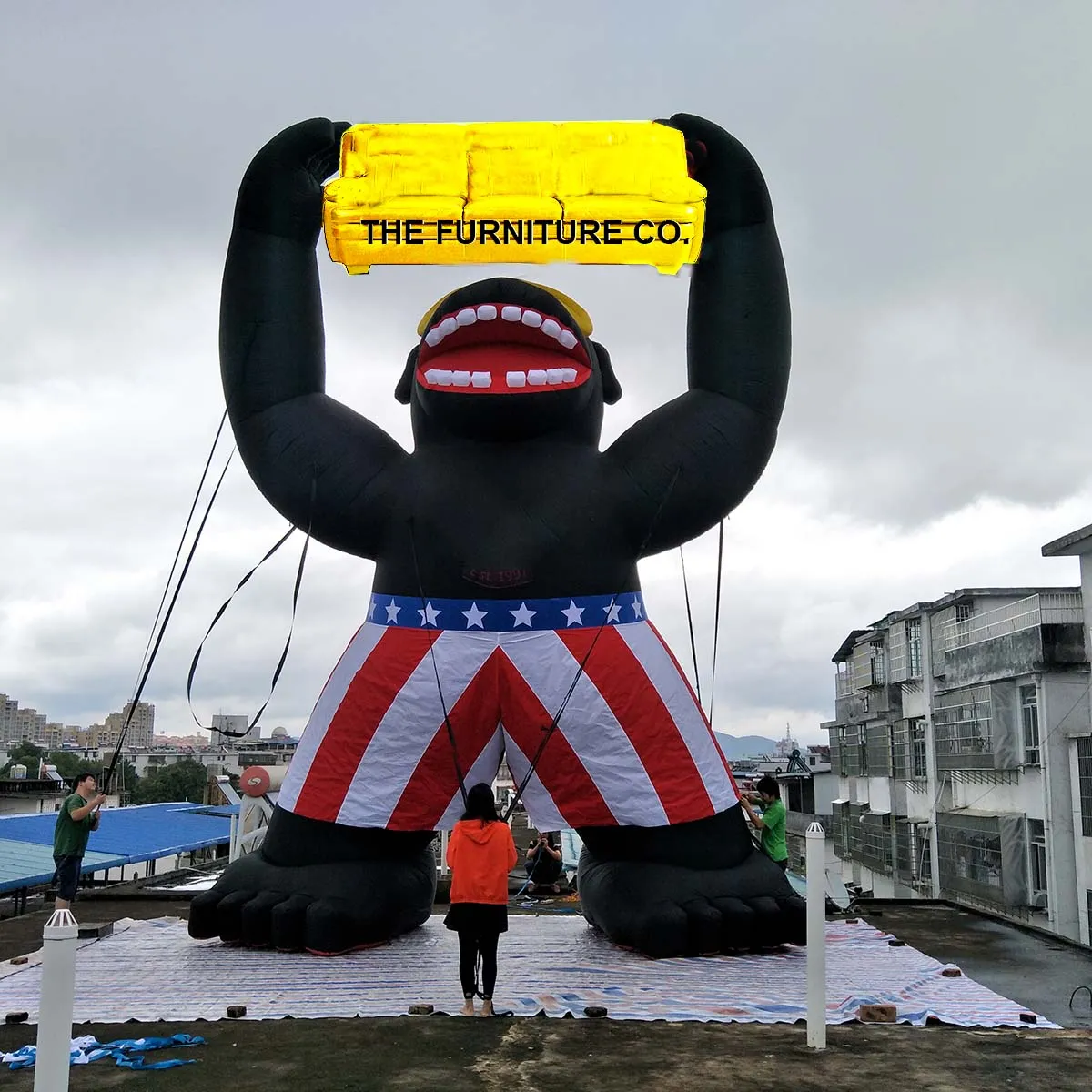 Высота 10 метров Yellow King Kong Надувные лодки для продажи рекламы мебели, сделанной Ace Air Art