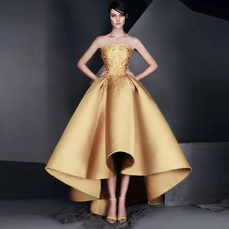 Robe De Soir e Asym trique Dor e Sans Bretelles Avec Appliques De