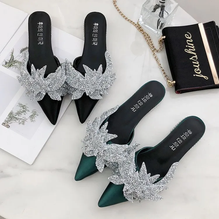 2018 Selling Slippers Heavy Beading Sequined Pointed Toe Satin Slides Flat Mules Summer Fashion Shoes Women4131048