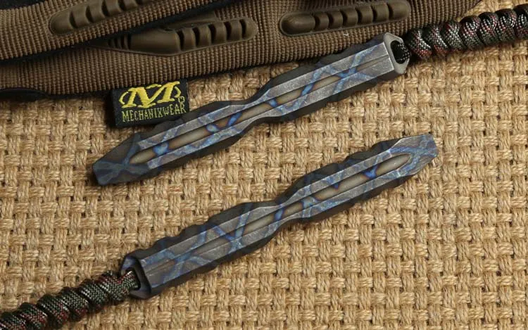 Dicoria Titanium Crowbar Tactical Flame Pattern Crowbarキャンプ狩猟屋外サバイバル実用的なEDCマルチユーティリティツール