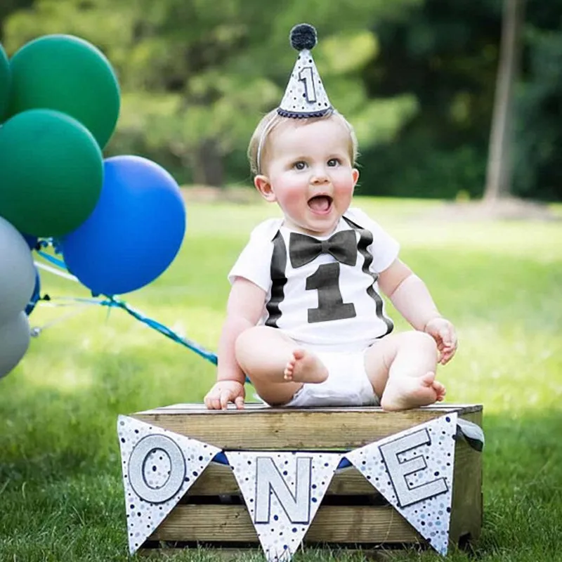 Baby Boy 1st Aniversário Romper Meninos Meninos Verão Roupas Infantias Jumpsuits Para 1 Ano Novo Bebê Pequeno Branco Cavalheiro Macacão 12M