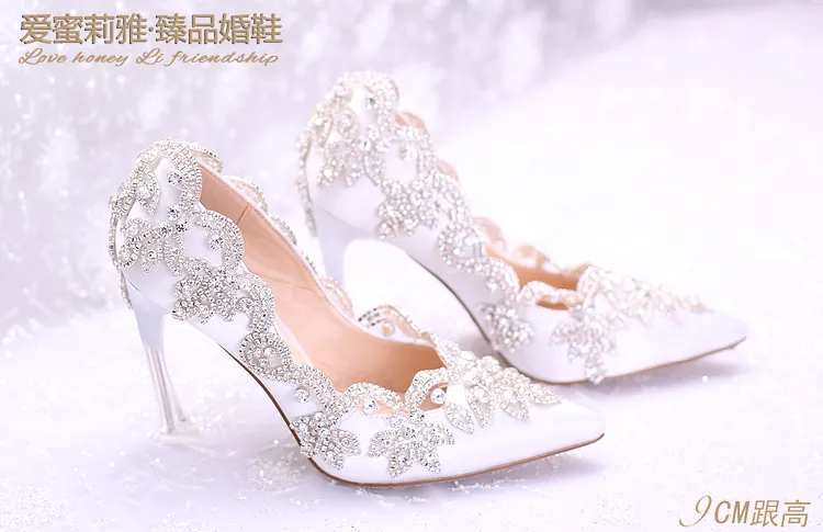 2018 Stylish Pearls Flat Wedding Shoes For Bride Prom 9CM High Heels Plus Size Pointed Toe Lace Bridal Shoes