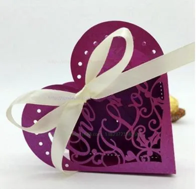 2018 New Hollow Love Heart Wedding Favor Holders Candy Boxes Chocolate Bags with Ribbon Baby Shower Party Gifts Boxes7564464