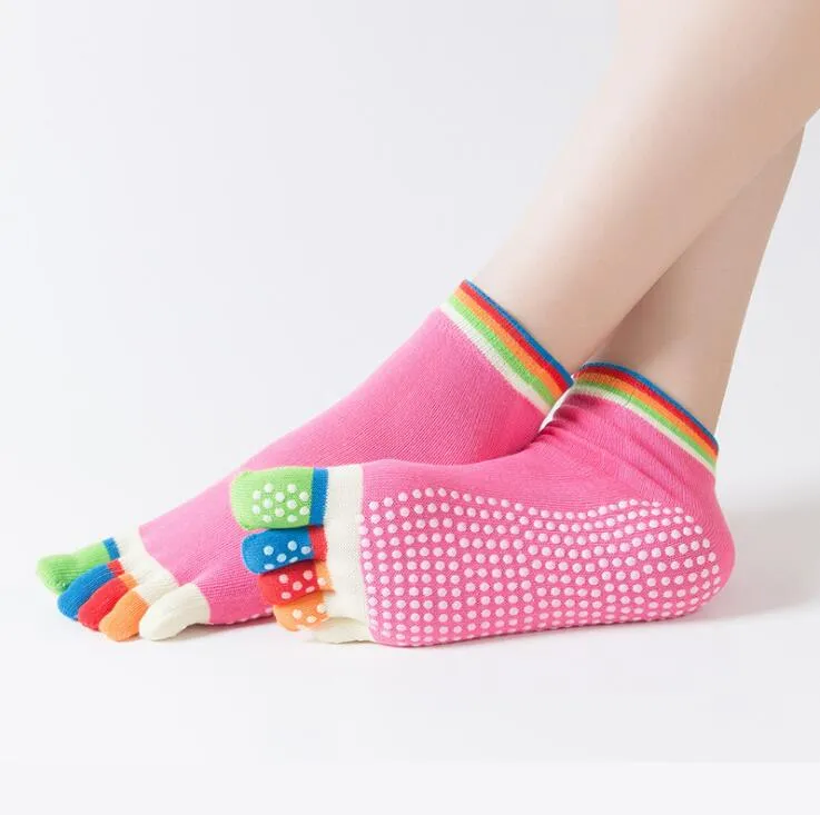 Yoga Sport Fem Fingrar Socks Fitness Toes Socks Dance Antiskid Sock Professionella Färgglada Fotmassage Stickade Strumpor