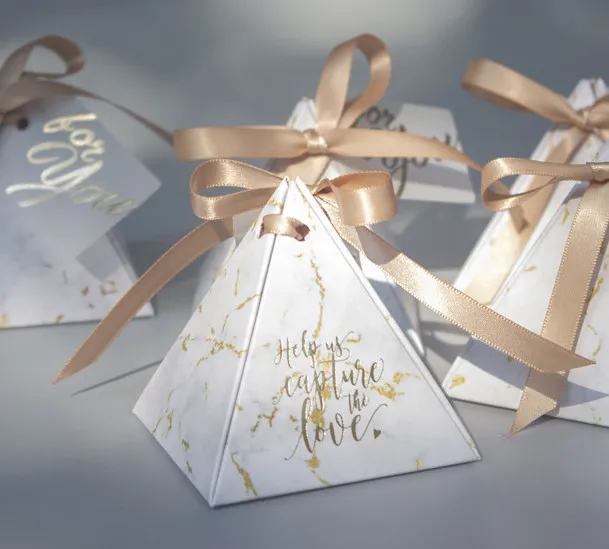 LUOEM 20pcs bomboniera bomboniere Piramide Triangolo Forma Doccia Nuziale Partito scatole Regalo di Carta per bomboniere Matrimonio Decorazioni Regalo di Compleanno Rosa 