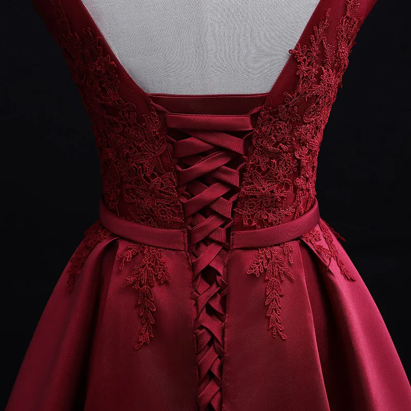 Image réelle rouge foncé 2018 robe de bal court devant long dos bijou dentelle appliques haute basse fête robe de graduation de retour 16 ans