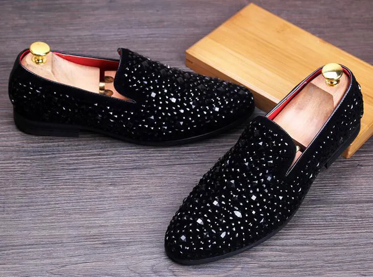 New Dandelion Spikes Sapatos de Couro Plana Rhinestone Moda Mens Mocassins Vestido Sapatos Deslize em Diamante Casual Ponto Ponto Tênis, Tamanho38-43