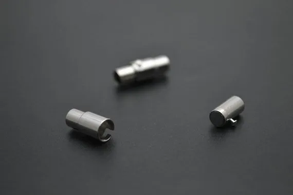 船50pcロックチューブネックレス磁気握り3mm 4mm 5mm 6mm 7mm厚さレザーコードジュエリー調査結果222g