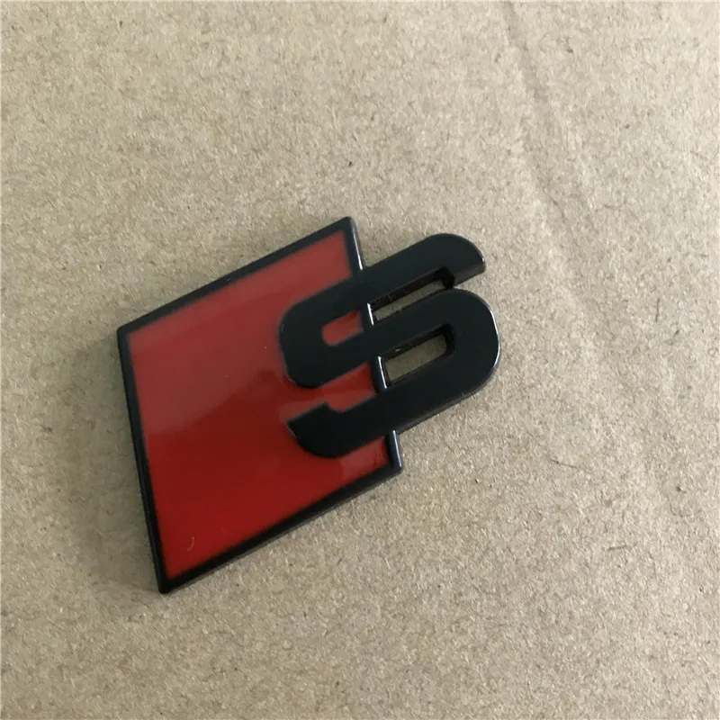 Metal S Logotipo Sline Emblema Emblema Adesivo De Carro Vermelho Vermelho Frente traseira Do Porta Do Lado Fit para Audi Quattro TT SQ5 S6 S7 A4 Acessórios
