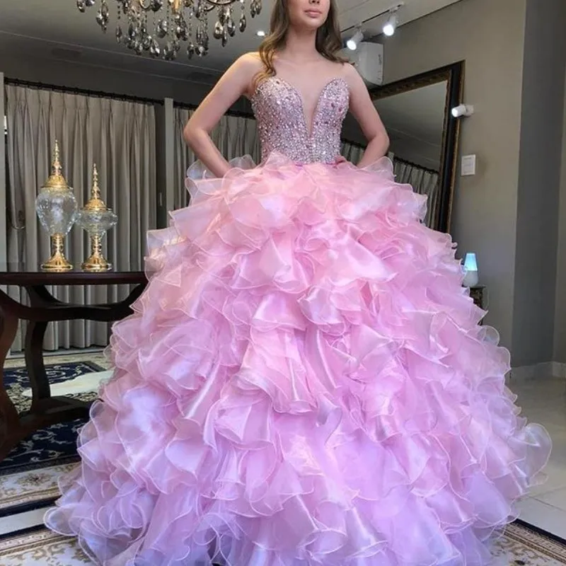 Wspaniałe Ruffles Wielopięciowe Quinceanera Suknie Kryształowe Frezowanie Sweetheart Bez Rękawów Balowa Suknia Prom Dress Organza Party Dress Suknie wieczorowe