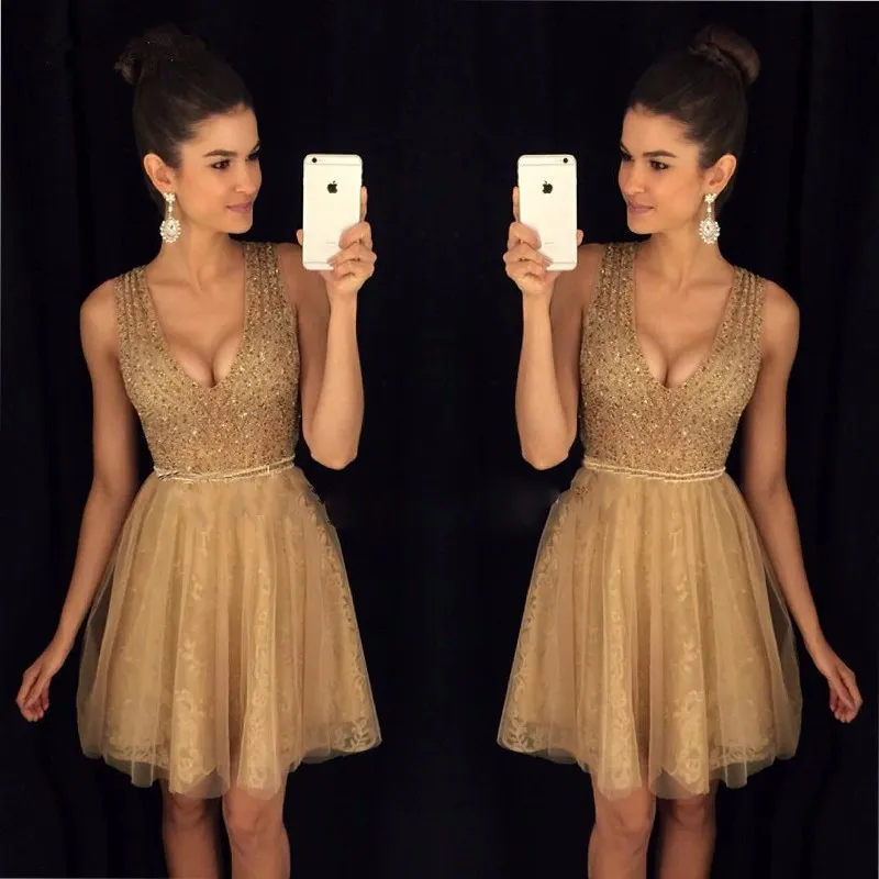 Sparkly Gold Graduation Dresses Short V Neck Short Homecoming Dresses Party Gowns With Bling Bling Sequins Crystal Top Lace Skirt