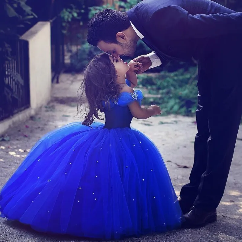 Aanbiddelijk Royal Blue Babe Assepoester Jurk Off Schouder Butterfly Sequin Ball Gown Bloem Meisje Jurk Mooie Fluffy Tulle Pageant Jurk goedkoop