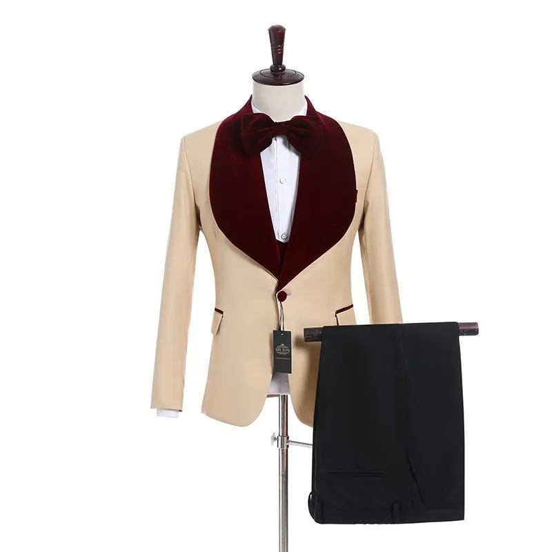 Custom Design Beige Groom Tuxedos Sjal Lapel Bröllop Män Bästa kostymer Tuxedos Män Party Groomsmen Passar (Jacka + Byxor + Tie + Vest) Nej; 348