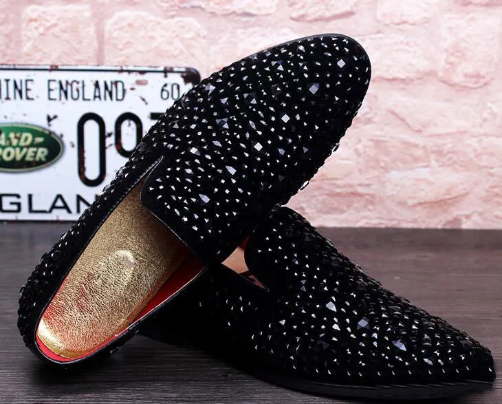 New Dandelion Spikes Sapatos de Couro Plana Rhinestone Moda Mens Mocassins Vestido Sapatos Deslize em Diamante Casual Ponto Ponto Tênis, Tamanho38-43