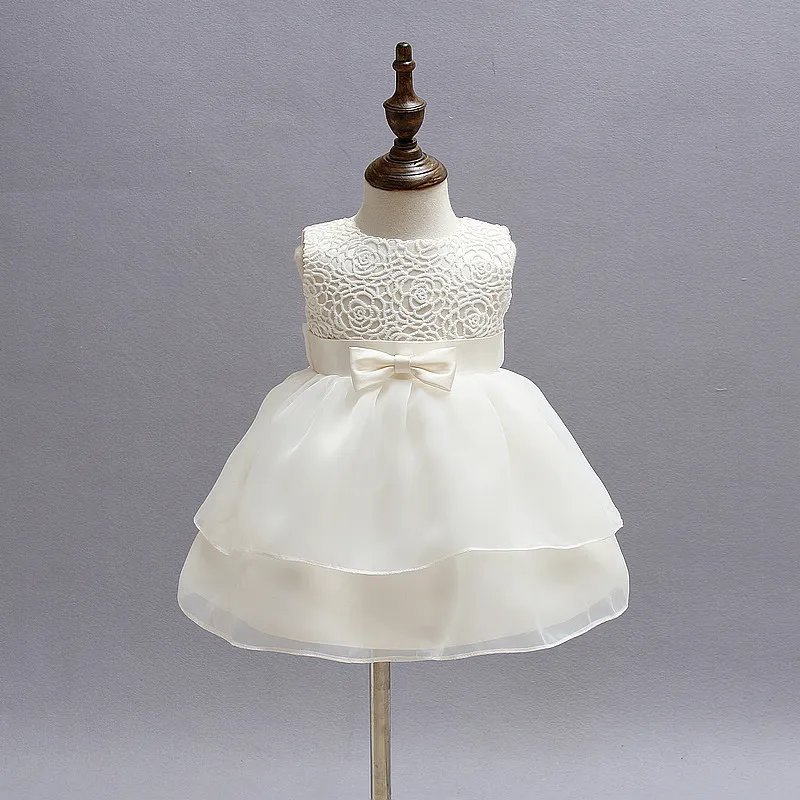 Venta al por menor 0-2 años Vestido de niña recién nacida Vestido de bautizo Blanco Venta al por menor 0-2 años Vestido de niña recién nacida Vestido de bautizo Blanco