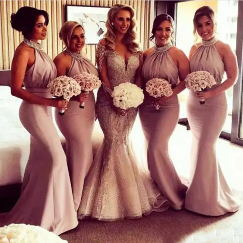 Eleganckie Druhna Suknie Koraliki Zdobione Halter Halter Wysoka Neck Bez Rękawów Ruched Stopiony Druhna Dress Wedding Party Maid of Honor Suknie