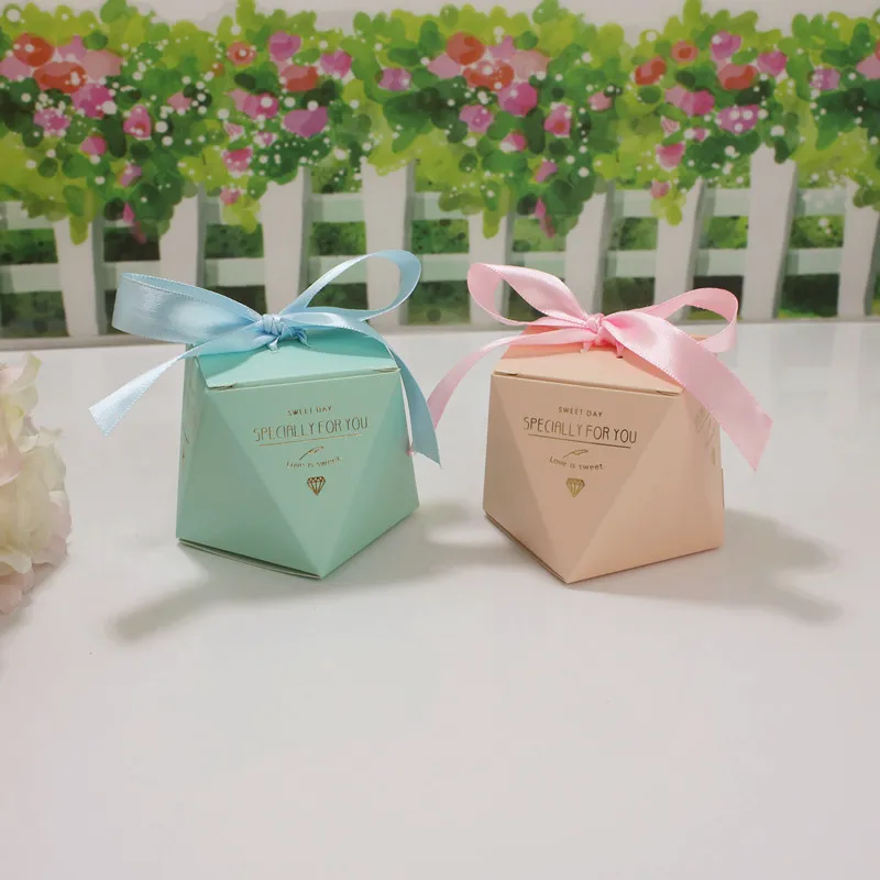 2019 nya bröllop favoriserar lådor kreativ godis låda med silke band papper gåvor lådor baby shower fest dekoration diamant form