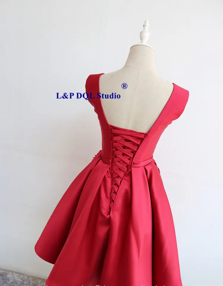 Elegante cetim vestido de baile colher lace-up back applique com contas na altura do joelho vestido de festa vestidos de noite barato vermelho escuro