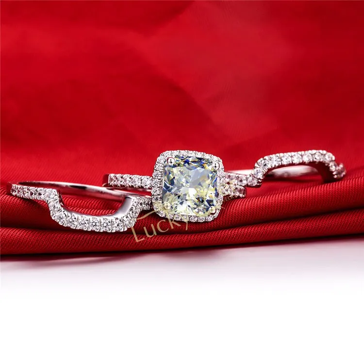 Gorgeous Cushion Cut Rings Set 925 Sterling Silver Rings White Gold Color 2CT Synthetic Diamonds Rings Set Women Wedding Bands284b