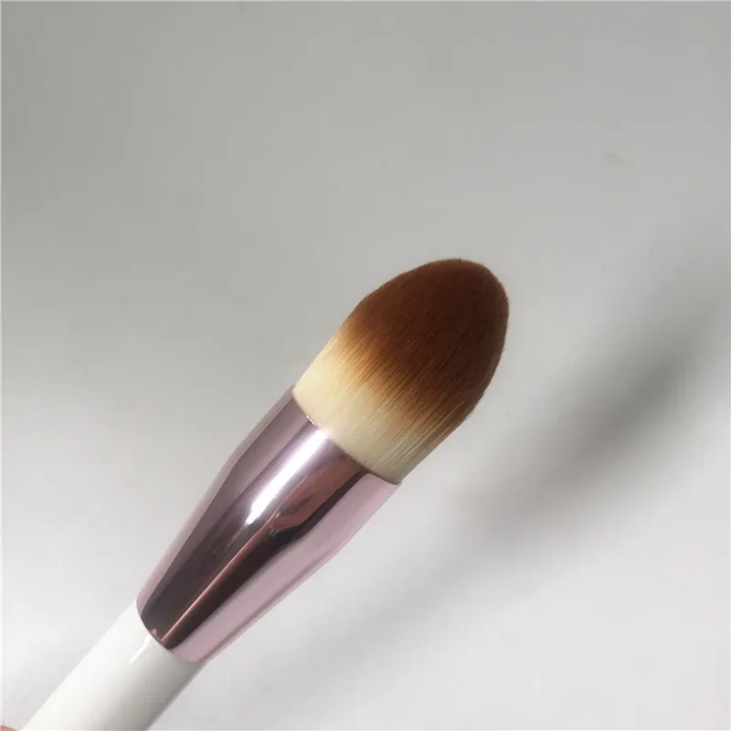 Lamer Powder Brush Foundation Brush Högkvalitativ mjuk hår ansikte Bronzer Contour Brush Beauty Makeup Brushes Blender3297128