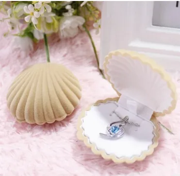 Shell kształt aksamitne organizator biżuterii eleganckie pudełko do przechowywania kreatywne naszyjnik