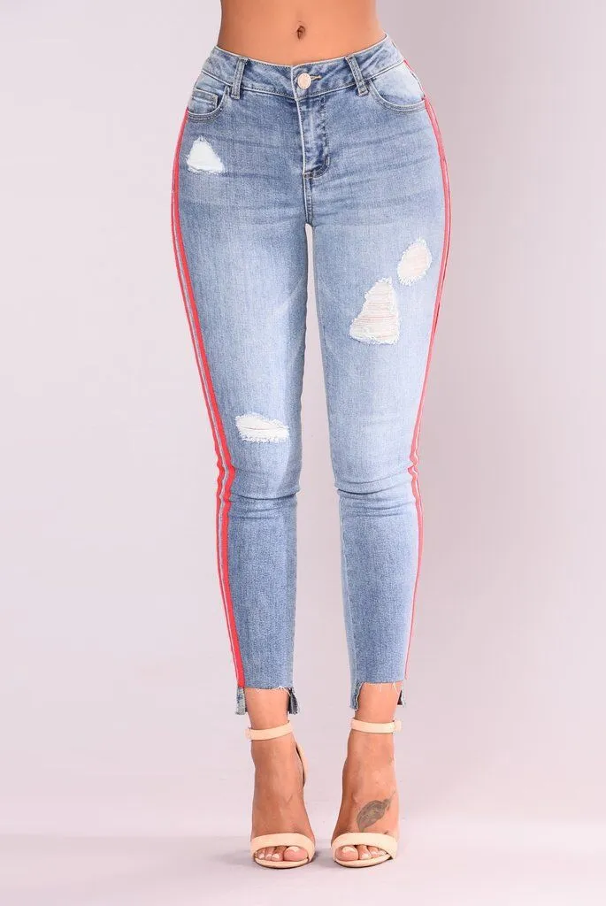 Plus -storlek kvinnor rippade jeans capris blyertsbyxor jeans hög midja jeans mager byxor för flickor och kvinnor