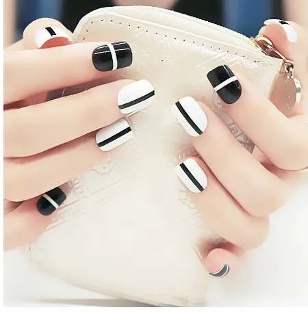 24 pieces unhas falsas para crianças crianças preto e branco 3d moda fofo estilo curto artificial falsa dica de prego livre de cola livre diy ferramenta