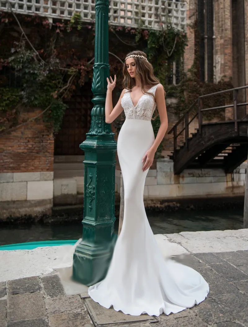 Pentelei 2018 Bröllopsklänning Högkvalitativ satin med spets Applique Beaded Wedding Dresses Mermaid Sweep Train Backless Bridal Gowns