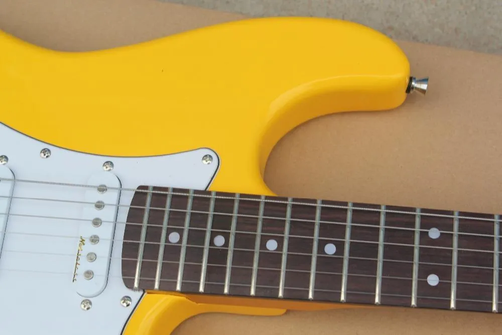 China Custom Guitar new yellow cream ST Electric Guitar 2015 84274620