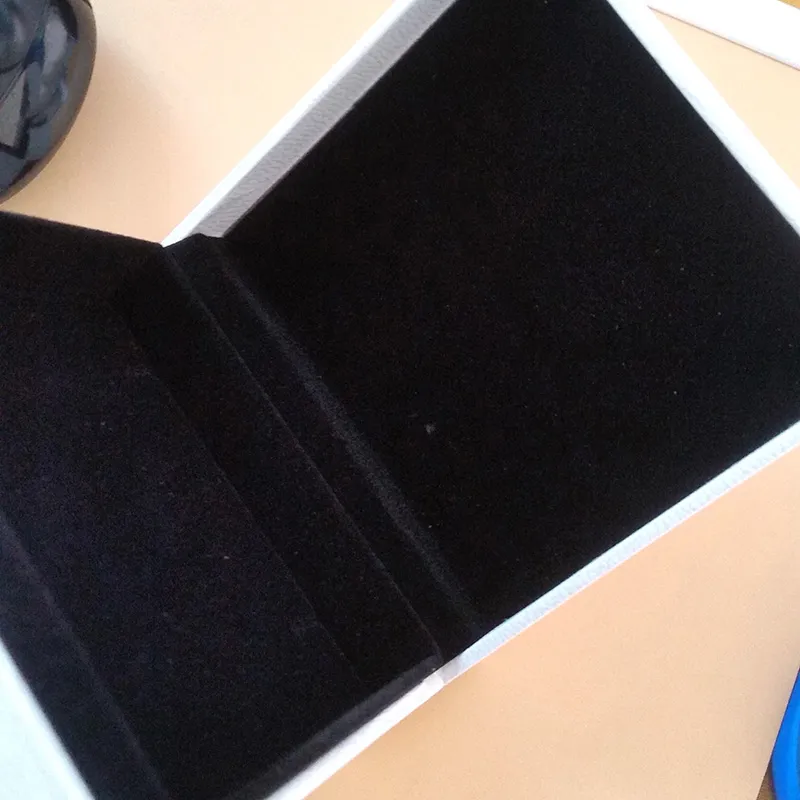 白い正方形の黒いベルベットのジュエリーディスプレイの包装パンドラの魅力スタイルのブレスレットのネックレスオリジナルボックスバレンタインデーギフトバッグ