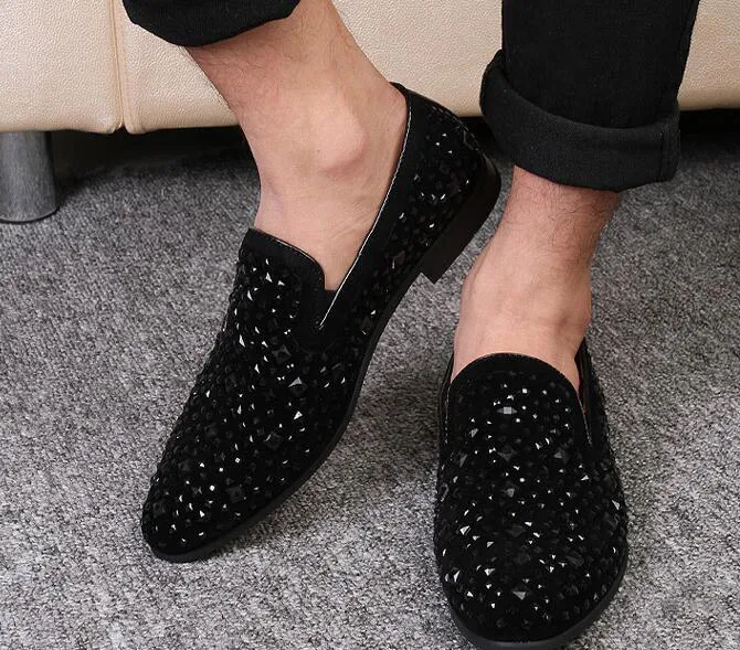 New Dandelion Spikes Sapatos de Couro Plana Rhinestone Moda Mens Mocassins Vestido Sapatos Deslize em Diamante Casual Ponto Ponto Tênis, Tamanho38-43