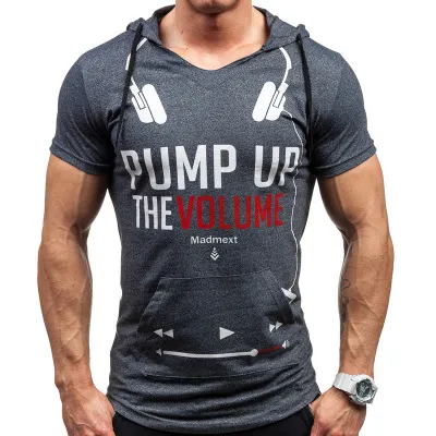 Camisola de verão Esporte Muscular Homem Casual Com Capuz T-shirt de Manga Curta Magro Apertado Dos Homens Carta de Impressão Camisa Inferior