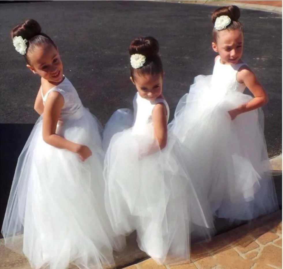 Robes de filles de fleur mignonnes col bateau sans manches en satin tulle longueur de plancher dos nu gonflé princesse enfants robes de mariée de fête d'anniversaire